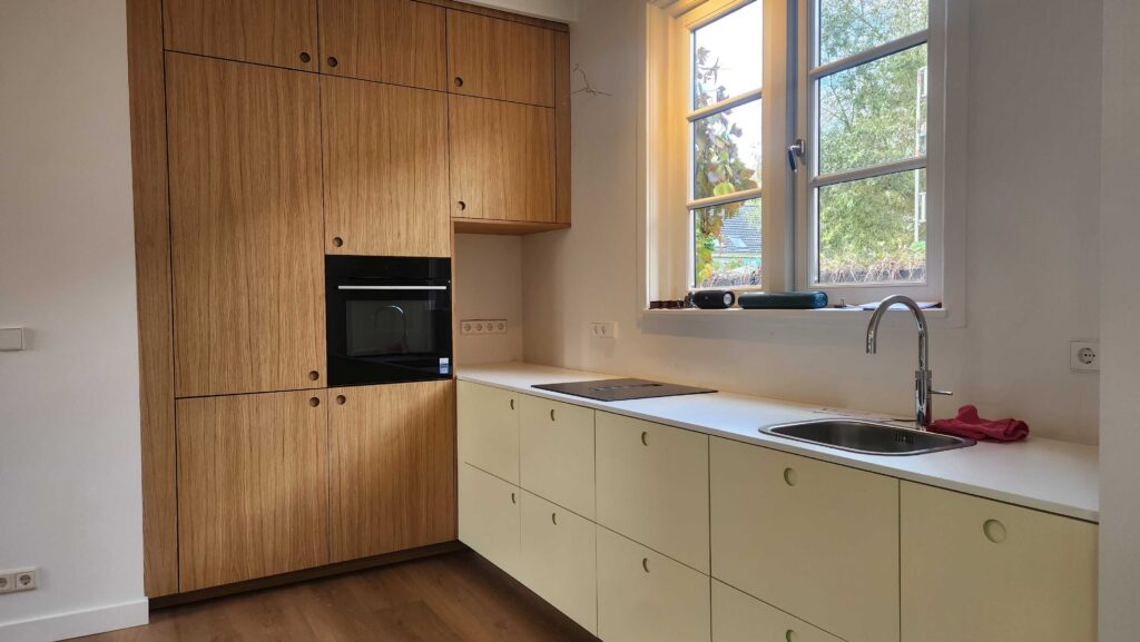 Reformkeuken geïnstalleerd door DNNK Keukenmontage met een tijdelijk werkblad