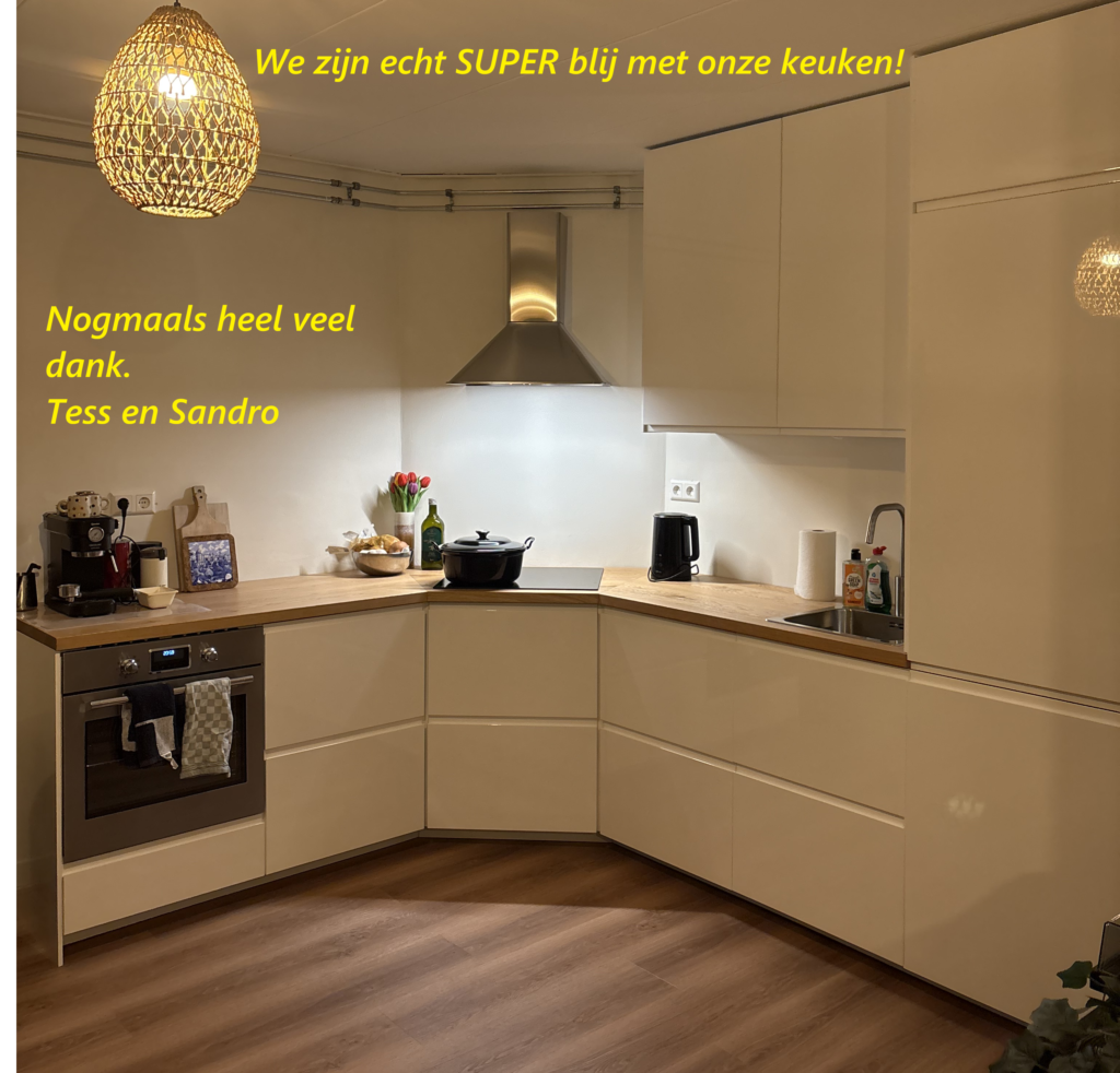 klant woont en heeft de keuken in gebruik genomen, ze zijn meer dan tevreden.